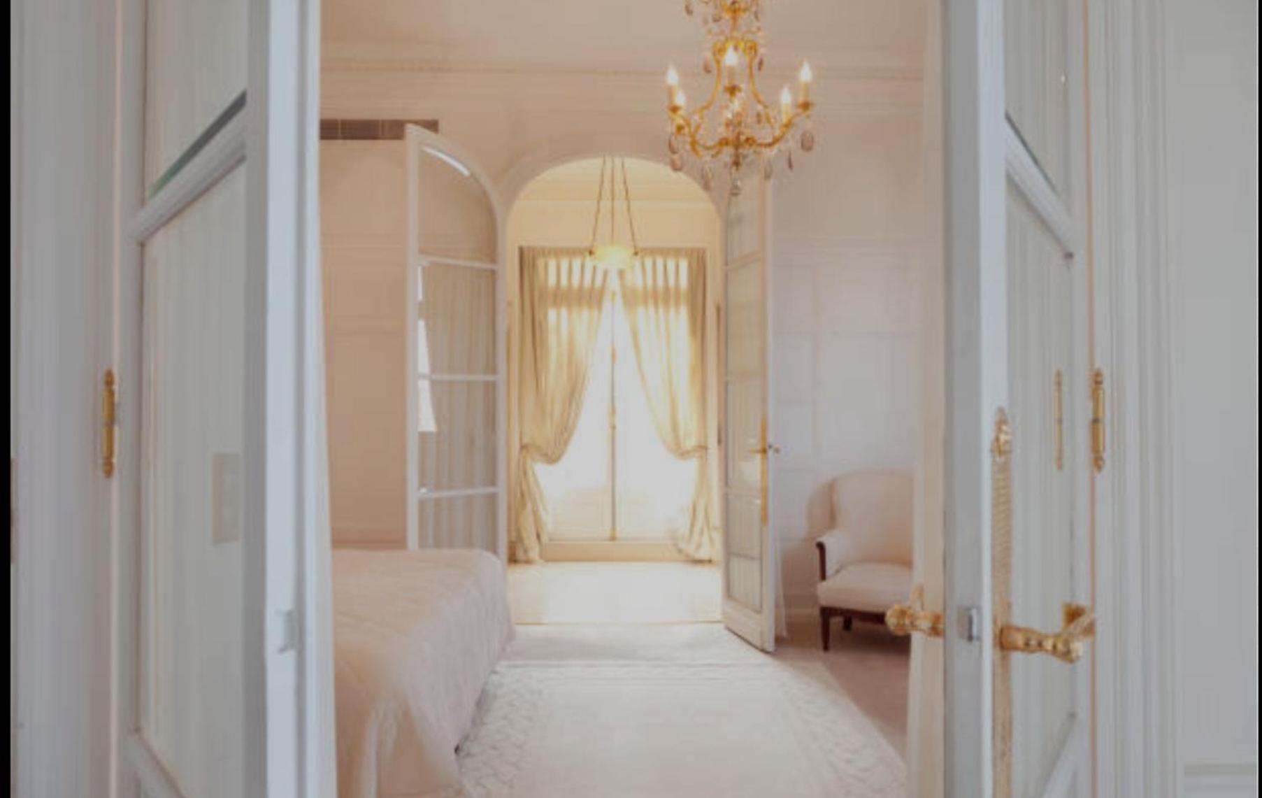 Отель Empress Madani Palace Суррей Экстерьер фото